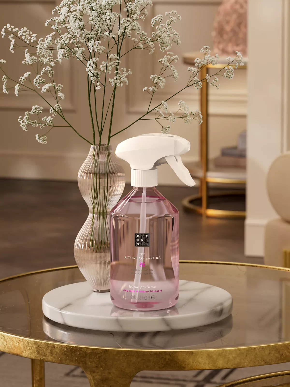 The Ritual of Sakura
Parfum d'Interieur
home perfume spray, 500 ml