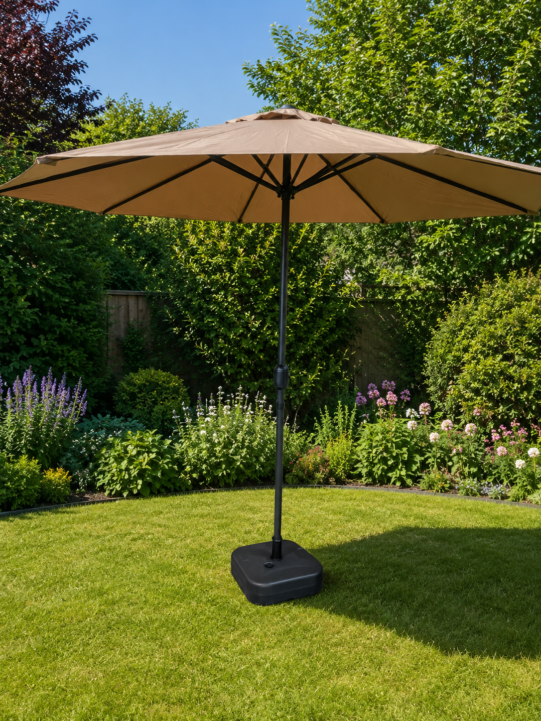 Large Parasol with Base 2.7m diameter