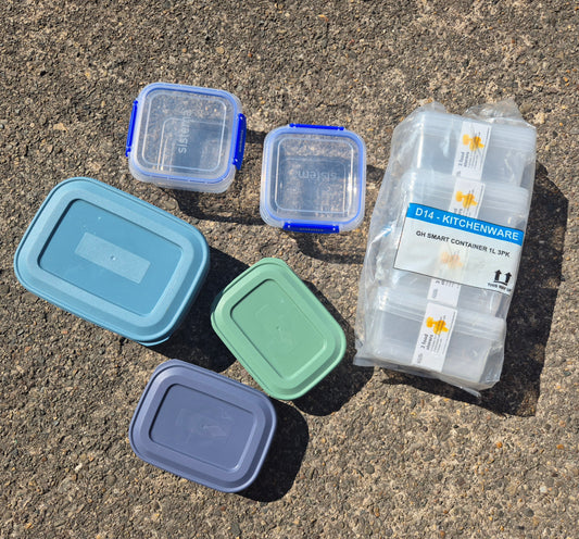 Bundle of Tupperware