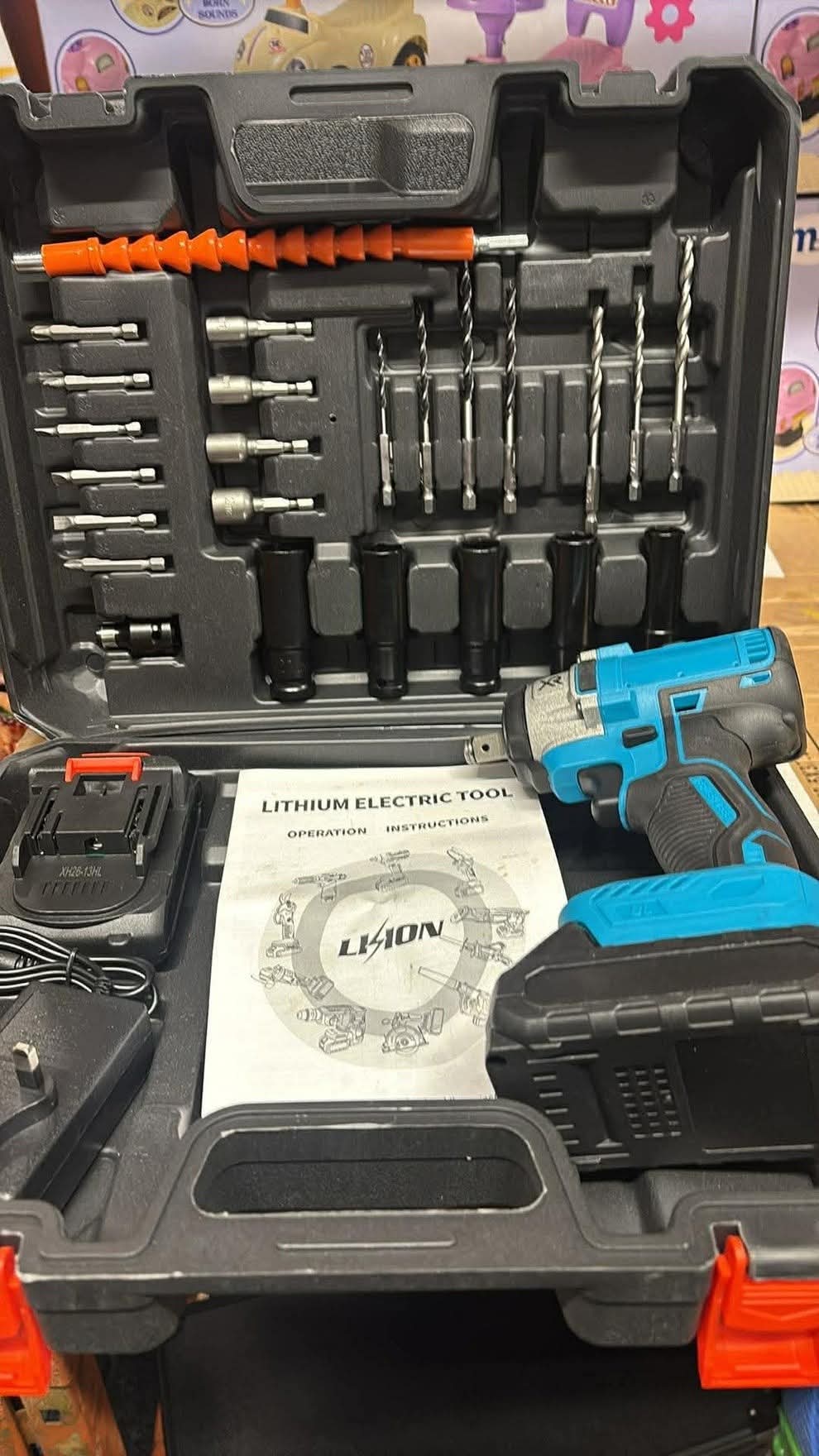 Impact Gun with Case, Accessories with 2 Makita Compatible
Batteries & Charger