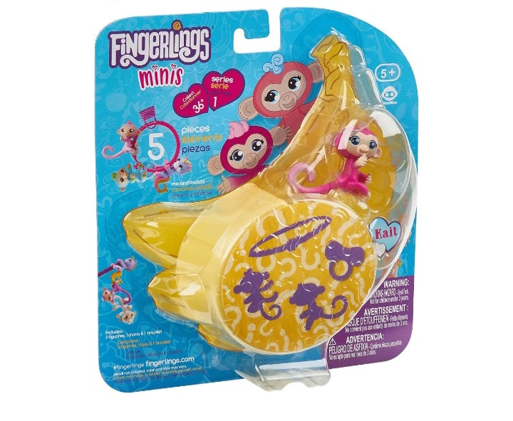 Fingerlings 5 Piece Bracelet, Figures and Charm (Random Character Provided)