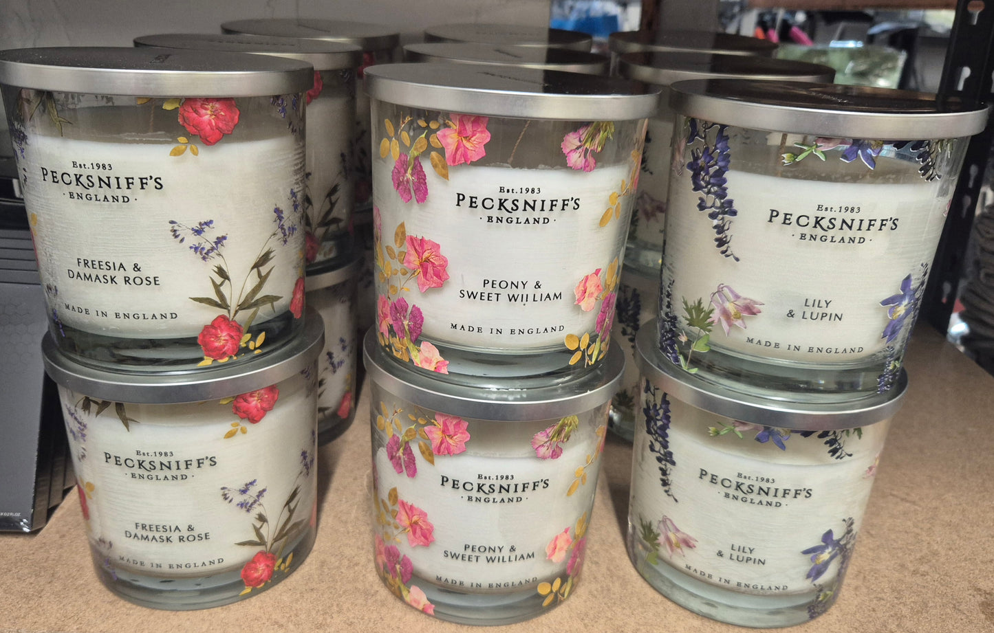 Pecksniffs 550G Luxury Scented 3 Wick Candle