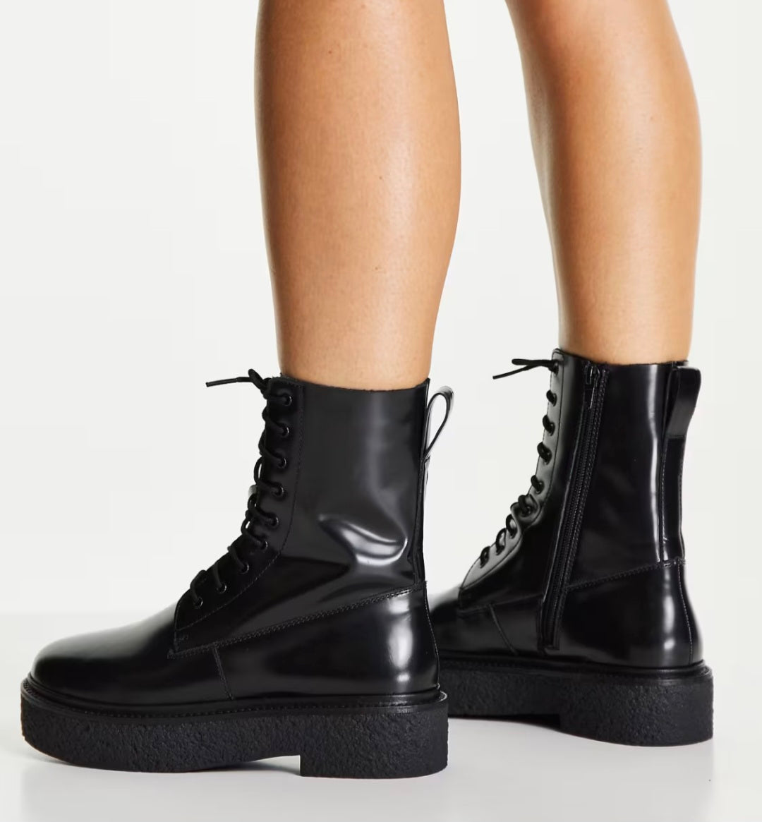 ASOS DESIGN Wide Fit Acolade flat lace up boots in black size UK 6