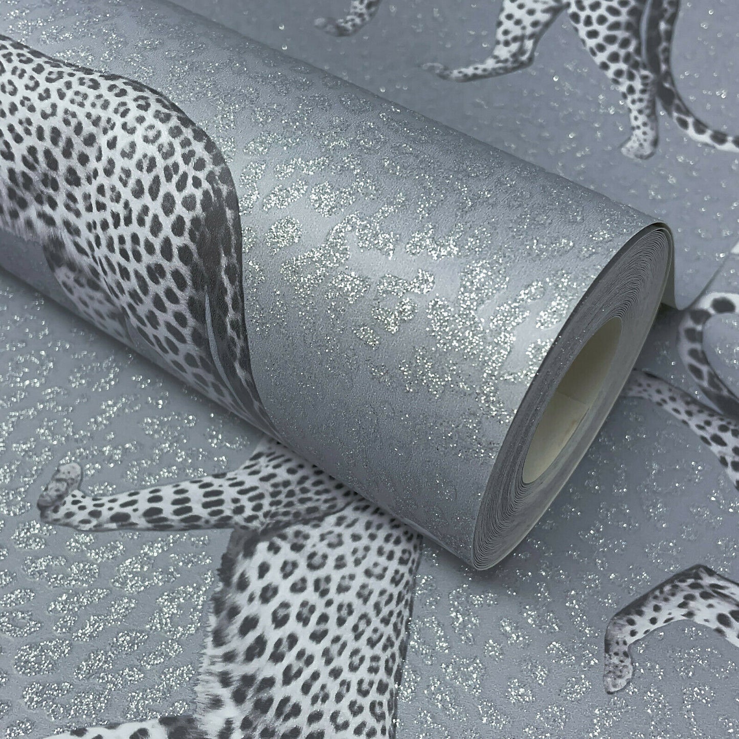Crown Glamorous Leopard Charcoal Silver Print Wallpaper